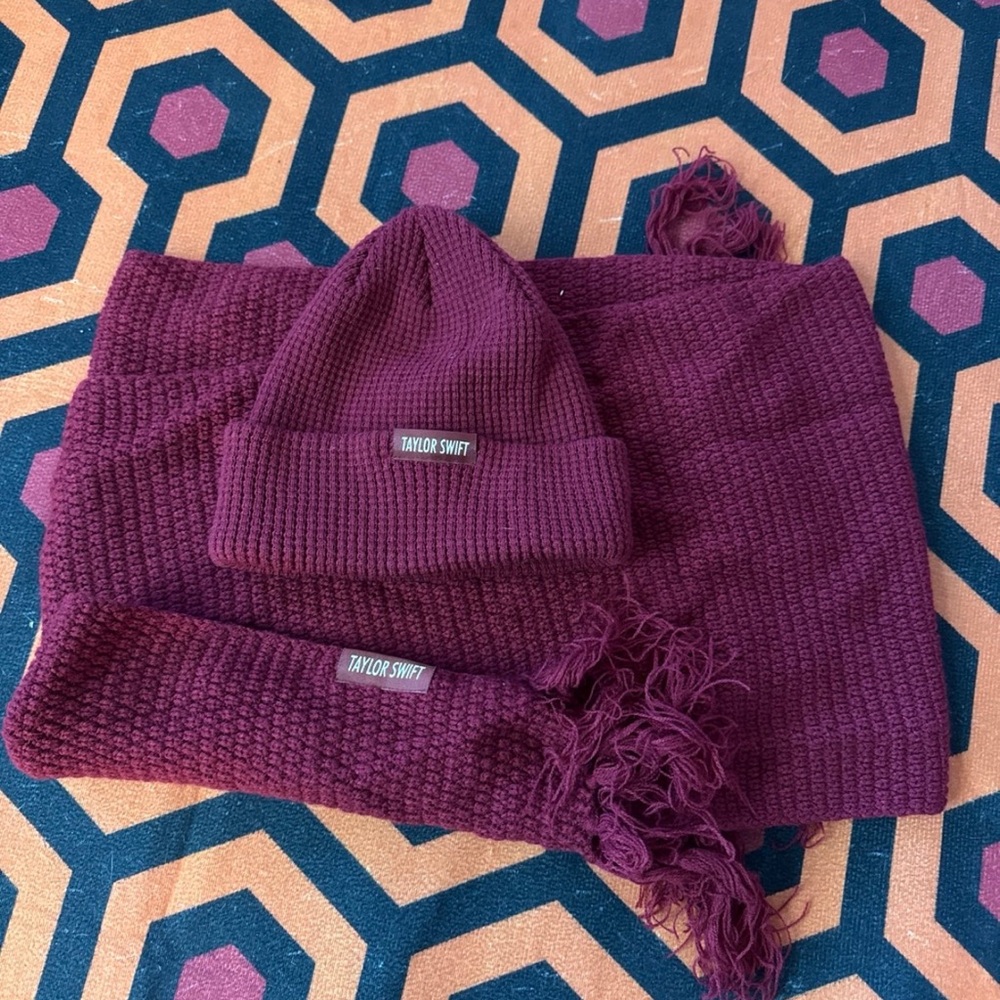 Taylor Swift Red All Too Well Scarf and Beanie Set